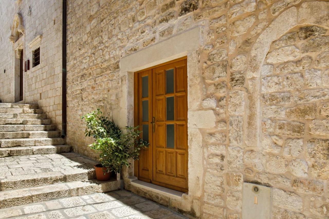 Luxor Hvar - Main Square Apartments Hvar Town Exterior photo